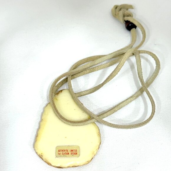 Southwestern Necklace/Pendant Mother and Baby - Hand Painted on Wood - Signed - Picture 7 of 8